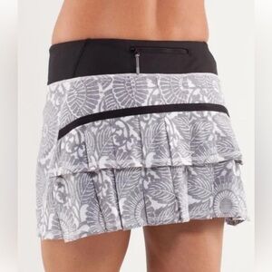 Lululemon Boho Tennis Skirt Size 2 Built-In Shorts & Pockets